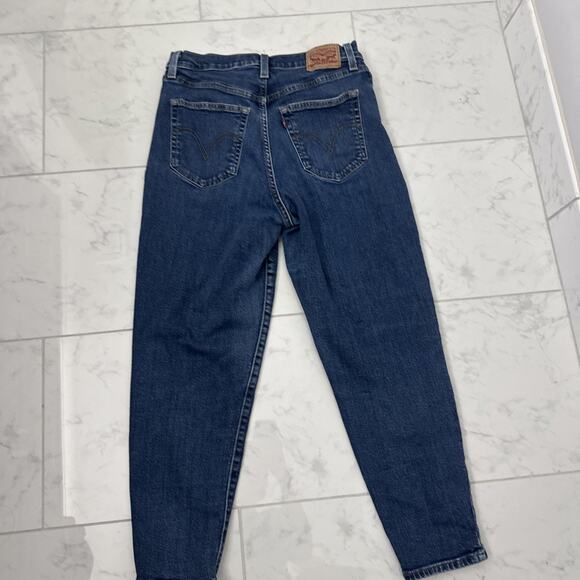 Levi’s High Waisted Mom Jeans 30x27 Med/Light Wash Stretch Taper - Picture 3 of 5